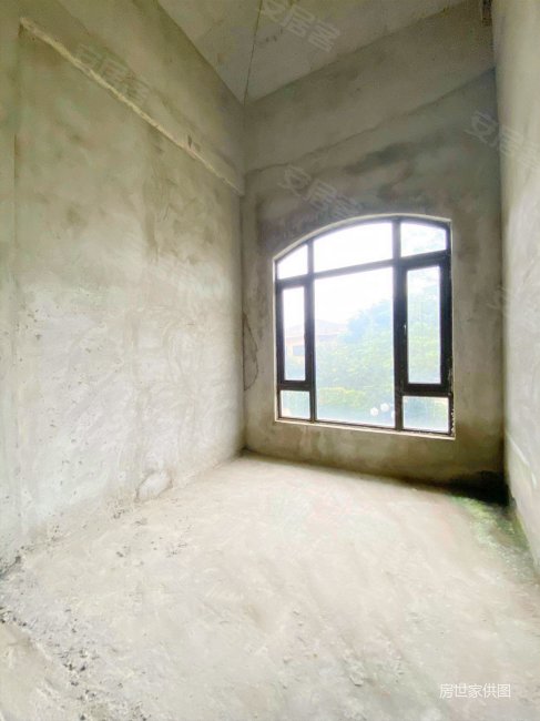 吾悦广场万人海鲜广场旁恒大文化旅游城次新别墅区急售