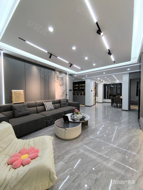 吉林房产网>吉林二手房>船营二手房>大润发四店二手房>绿地卢浮公馆>