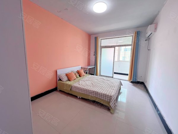 阳光主卧,东大街地铁口,裕鸿国际,第一人民医院,兴达国贸短租