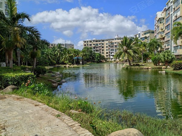 三亚吉阳凤凰路南段金元椰景蓝岸大东海花园洋房小区椰景蓝岸正规大