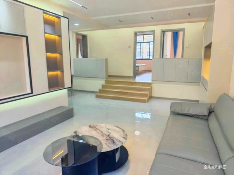 广场附近建新小区123平全新精装三房家具家电看中可谈