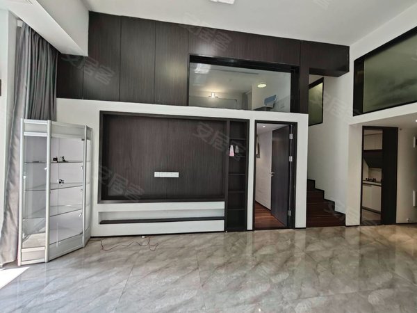 深圳龙岗大运恒明one恒明湾复试四房居家办  商住两用的朝南户型出租