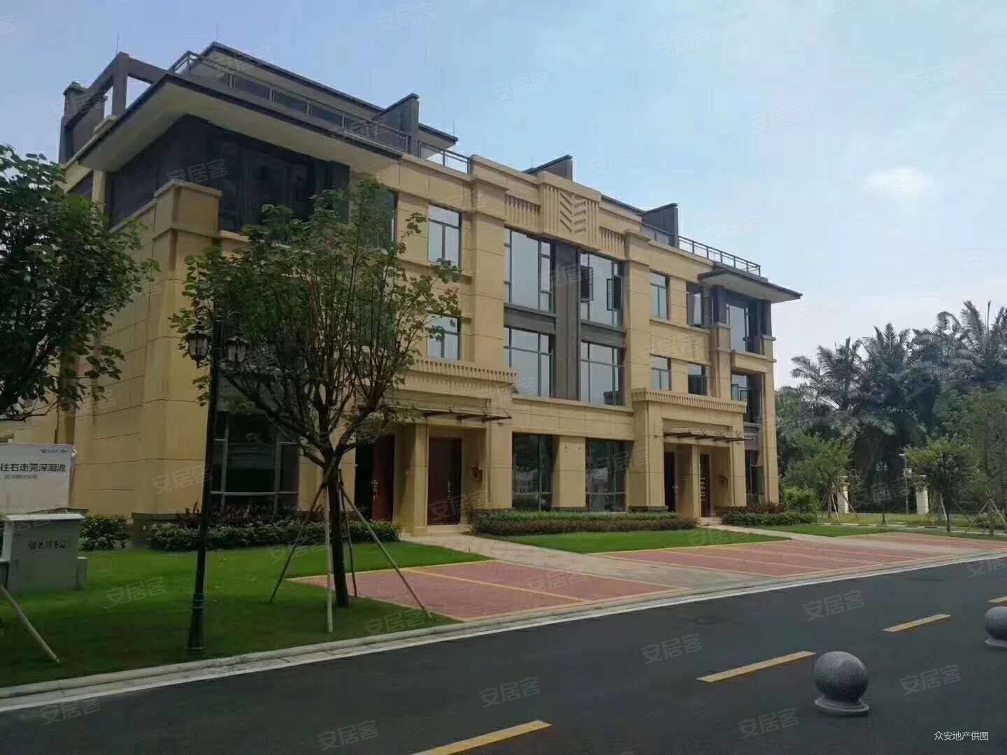 观澜珠江御景别墅前后100平花园挑高客厅带电梯井