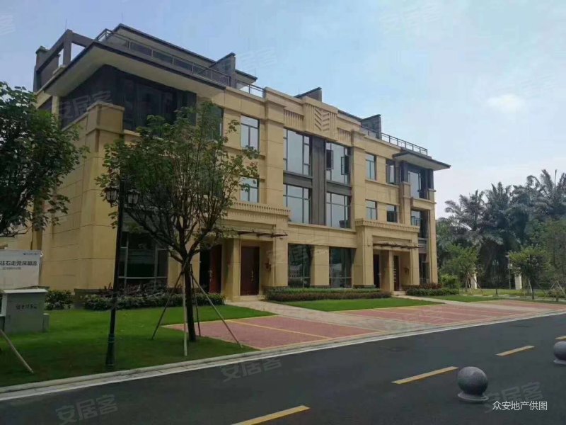 观澜珠江御景别墅前后100平花园挑高客厅带电梯井