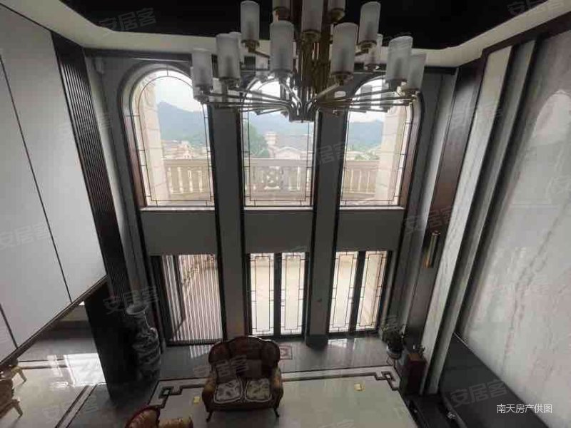 御景湾 独幢别墅 坐北朝南 大花园静待有缘入住