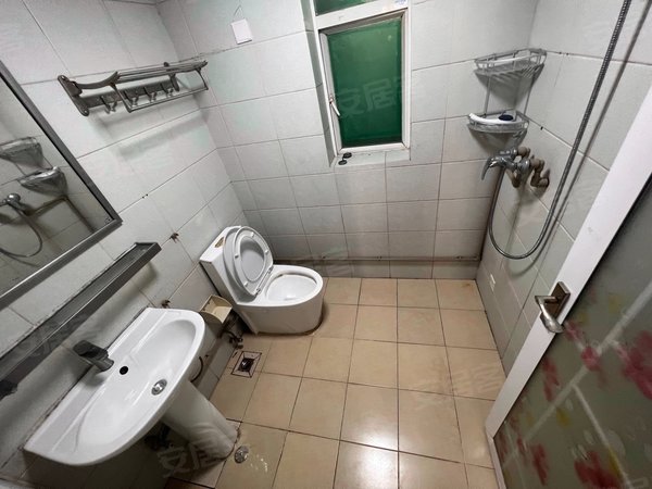 深圳罗湖东门东门天地大厦东门老街晒布精装3房0厅可住家或宿舍出租