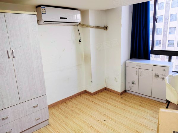 上海宝山共康卓越时代广场品质小区!精装全配!房东急租!采光超好!