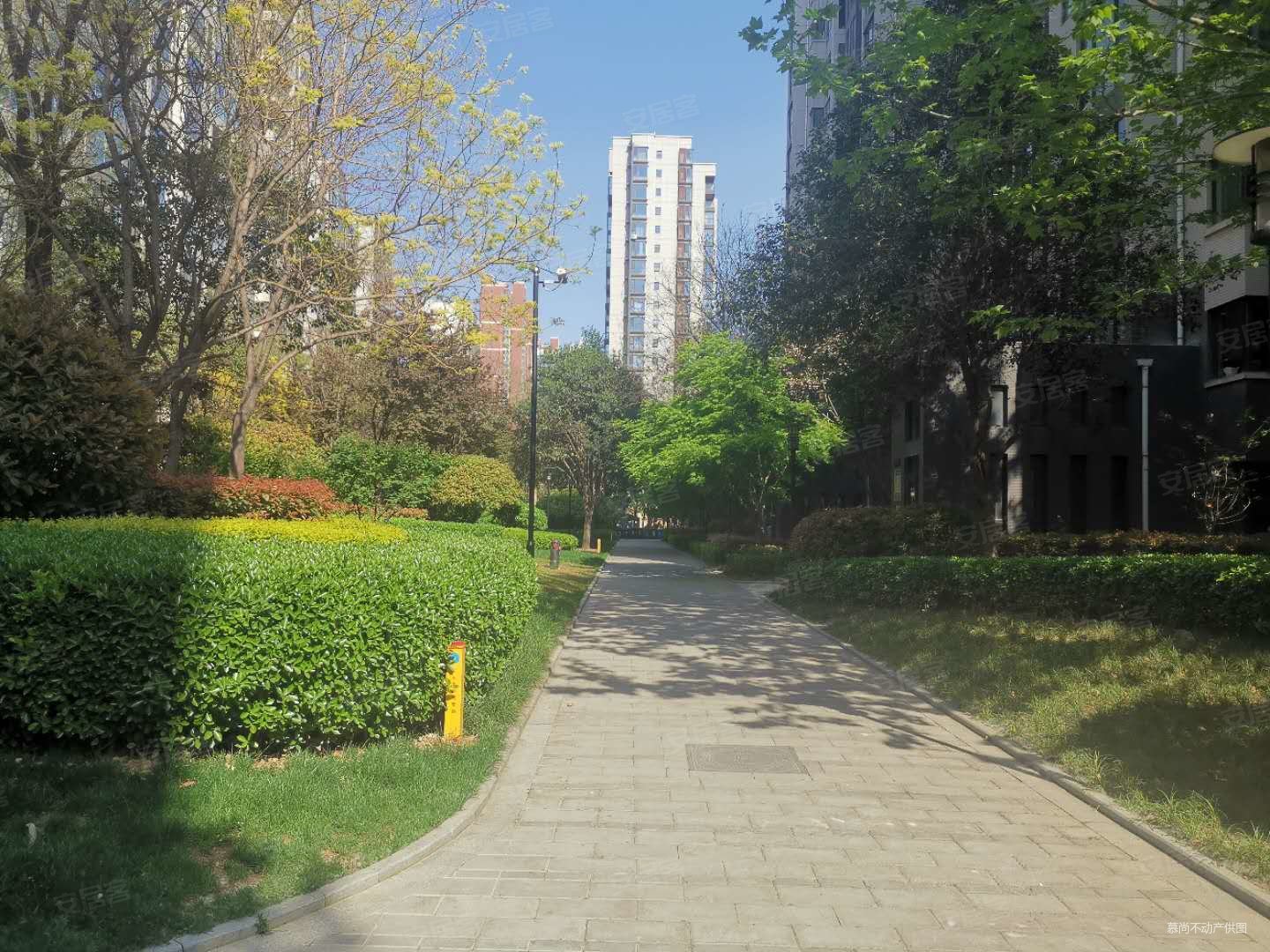 西安房产网>西安二手房>曲江新区二手房>南湖二手房>中铁梧桐苑>