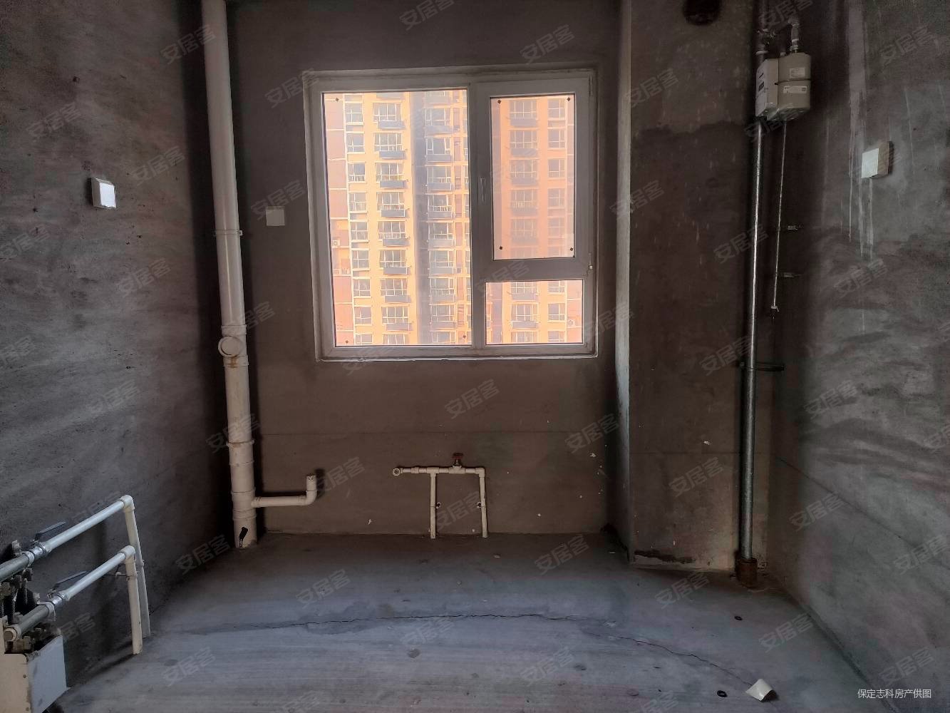 荣联天下城(北区)3室2厅2卫141.1㎡南北86万