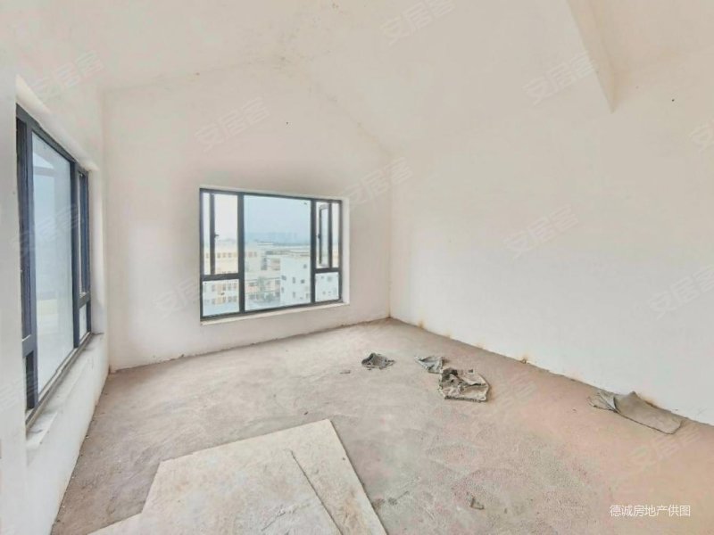 上叠端户,已搭建好,3个平台,带车位,明厨明卫,位置安静,朗基御今缘