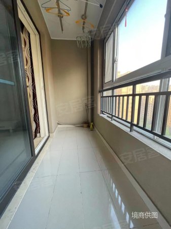 紫御华府 小区中心位置小高层 诚心出售 有钥匙 随时看房