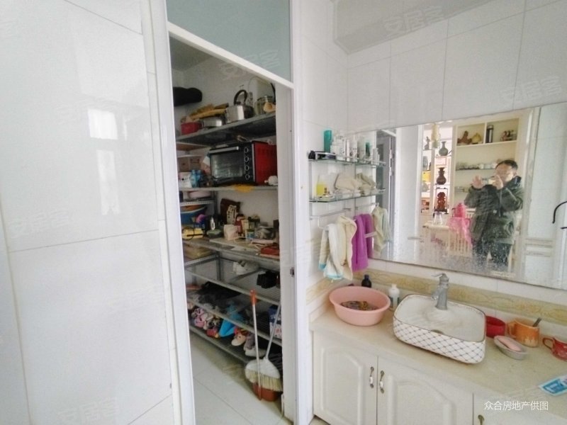 科技学院专家公寓兴安路3室2厅1卫1297平方米