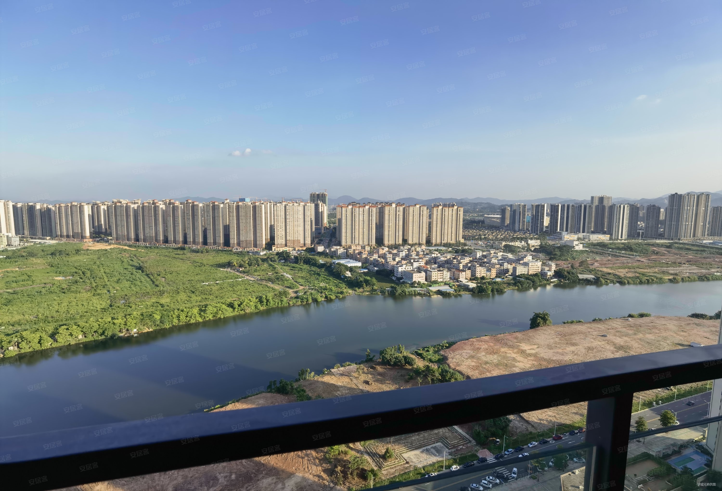 奥园誉山湖毛坯四房两卫阳台朝南看全湖景无遮挡中间楼层采光佳