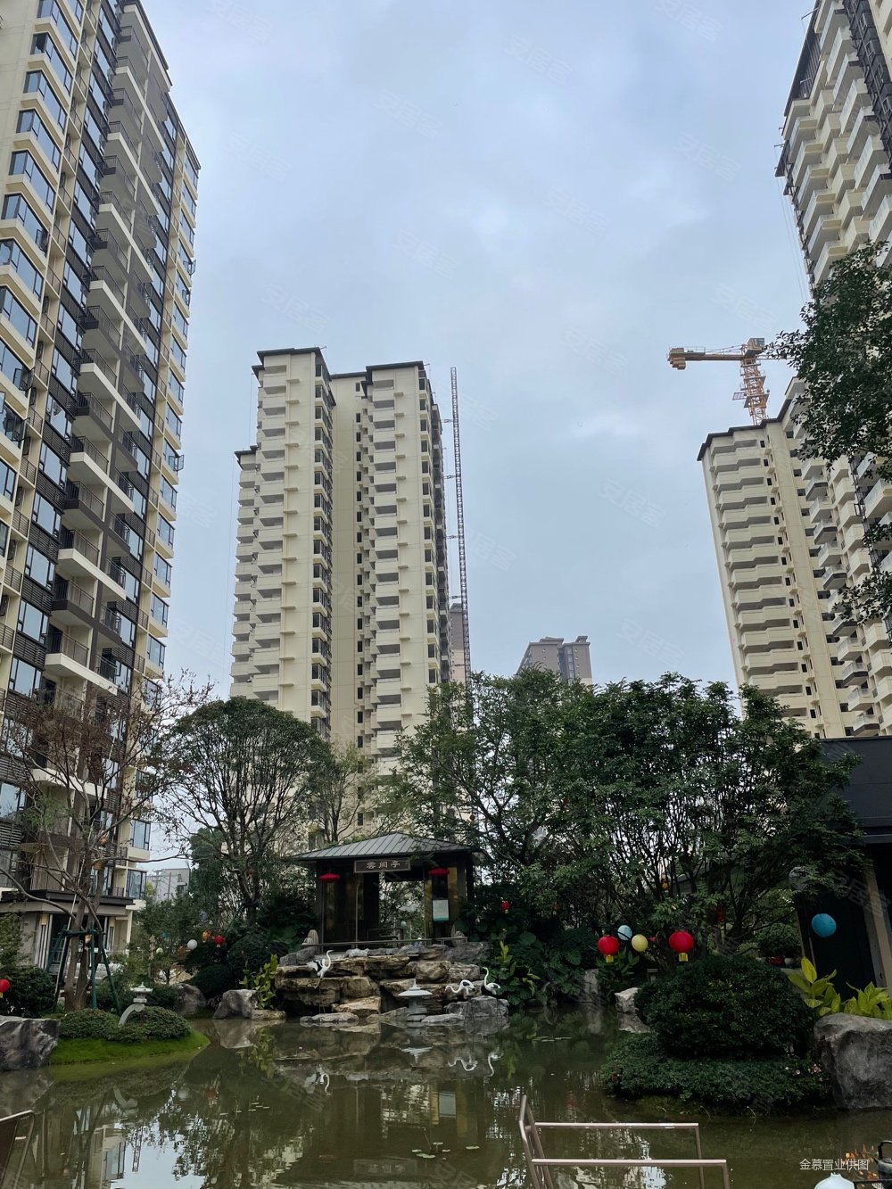 云樾观棠4室2厅2卫104.72㎡南83万