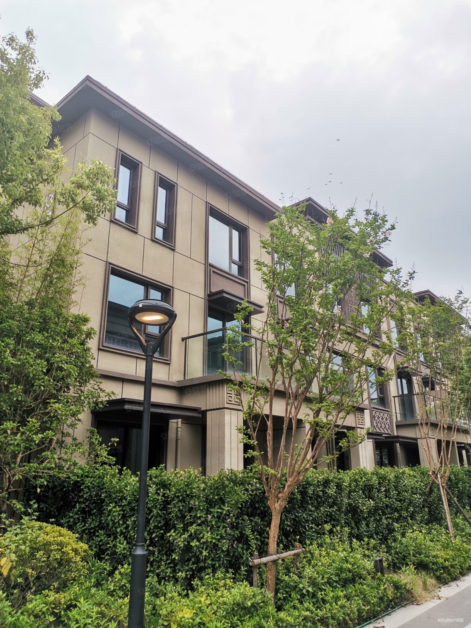 余姚漫悦湾(四期别墅)4室2厅2卫127㎡南北172万