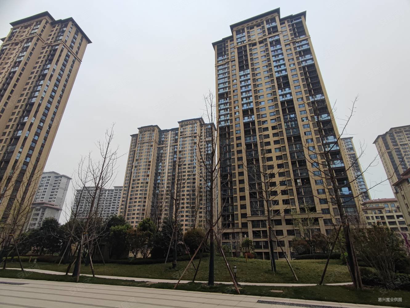 港务区绿地璀璨天城现房出售地铁三号线价位可谈
