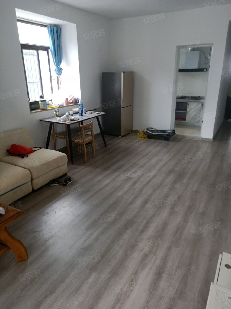 吉泰嘉苑小区 3室2厅1卫