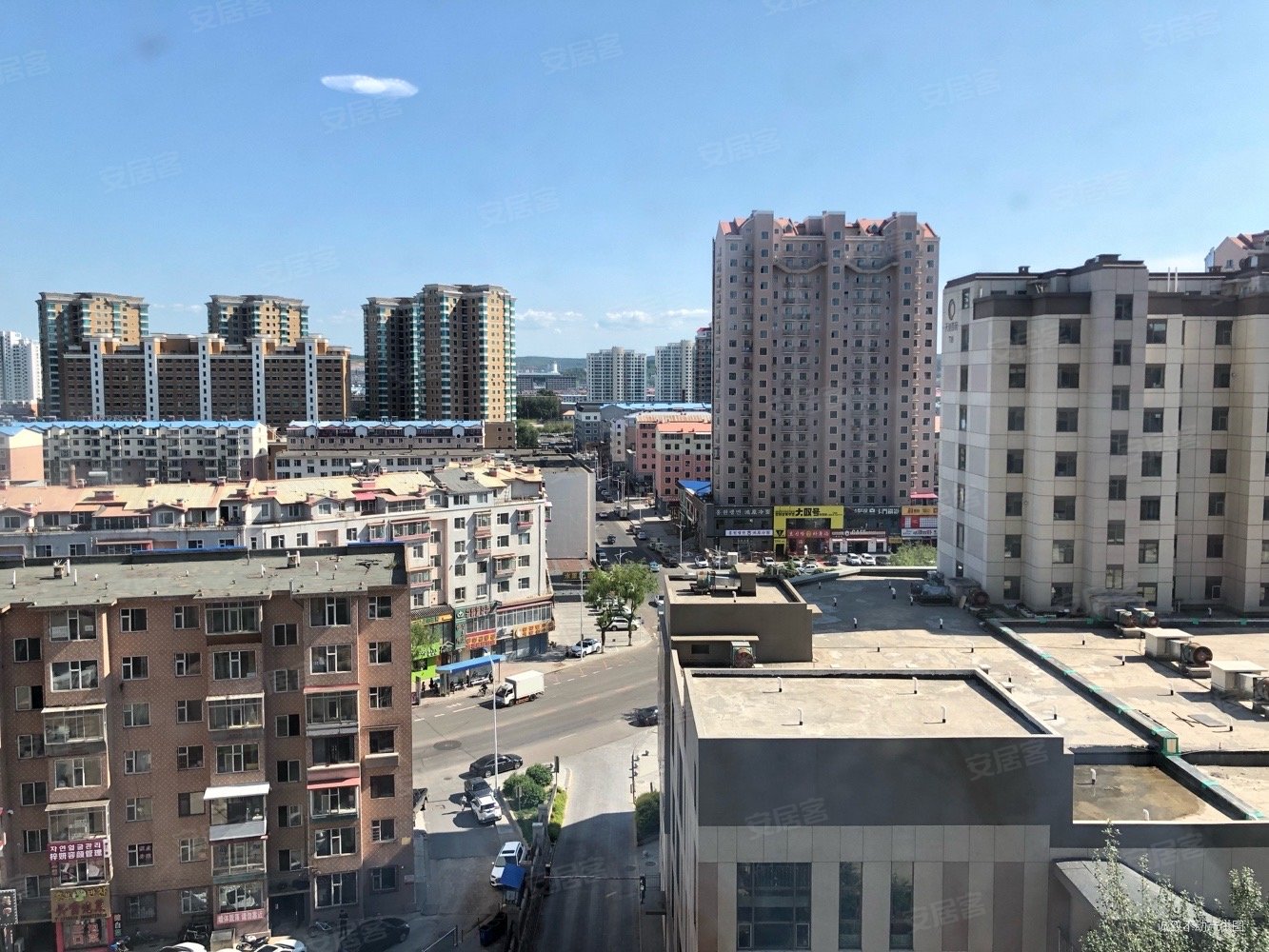 延大对面 大学城电梯11楼 110平 标准两室一厅 中间户