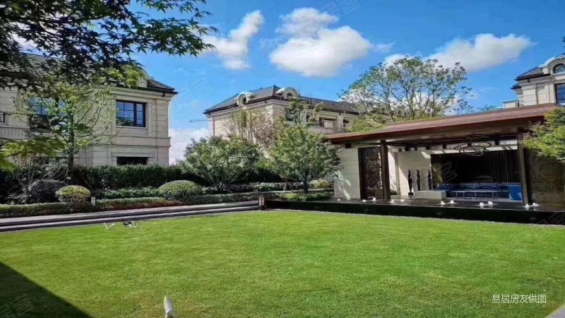 徐汇新城(别墅)7室2厅3卫293.55㎡南北2260万