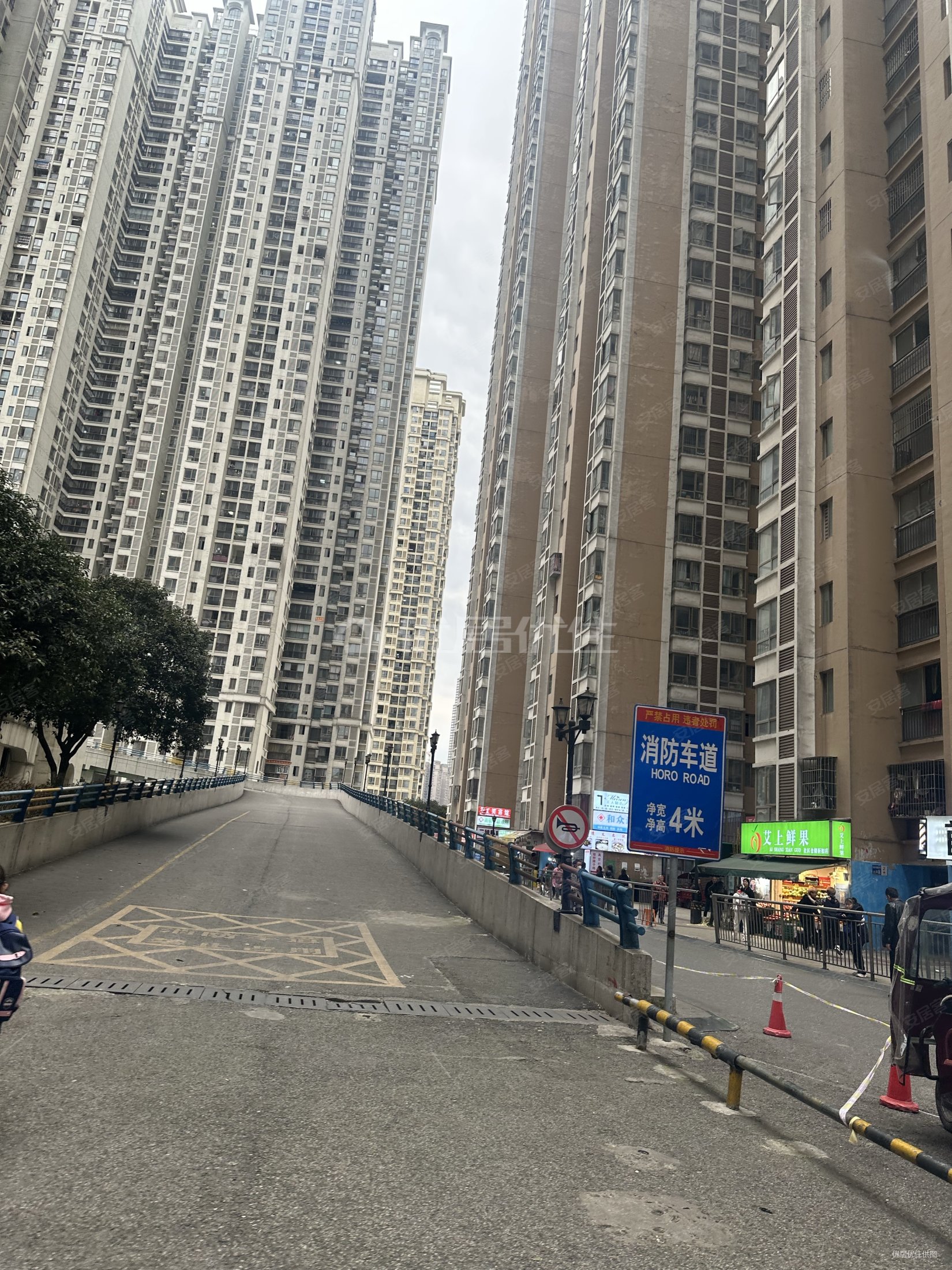 南北通透贵阳市花果园电梯房精装1室看房方便有钥匙