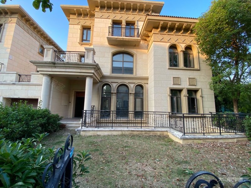 渭塘 南北通透 居住密度低 满五 正规商品房 楼龄新,钓鱼台别墅二手房