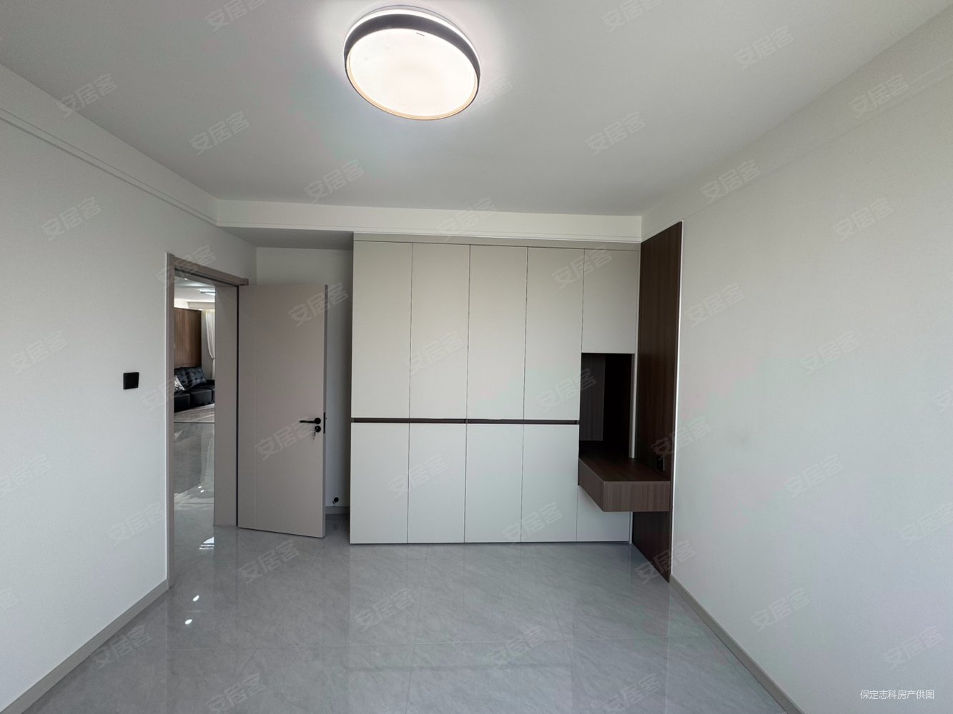 维多利亚夏郡4室2厅2卫162㎡南北115.8万