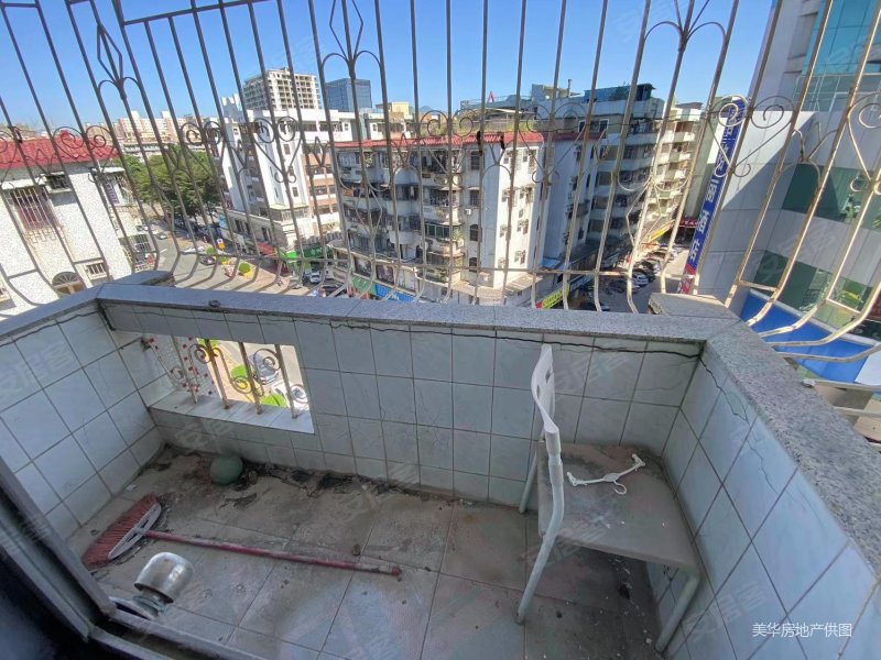 塘厦 花园街3房1卫2阳台,价格发不 去,价格是40w的,花园新街小区二手