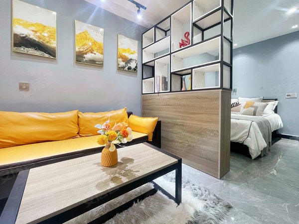 深圳龙华深圳北站龙塘村创意隔断!