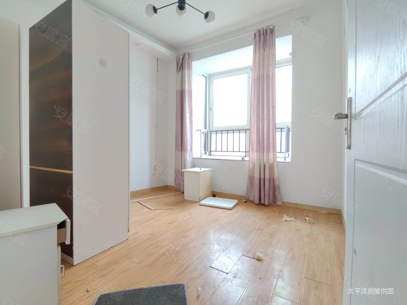 西部天花板尚缘花园洋房带车位毛胚南北双开门