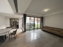 佛山顺德龙江5000包物业包车位！龙江美丽院子整栋别墅出租！带大花园！出租房源真实图片