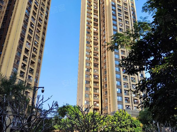 深圳龙华观澜阳基御龙山次新小区 精装4房 111平方 高楼层 环境好