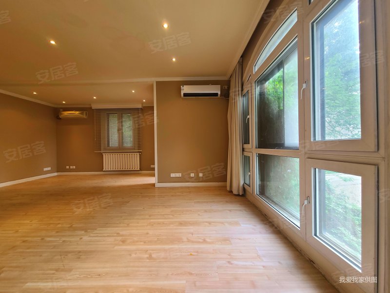 新上好房 玄武湖畔高档住宅 金陵御花园小区 紫金山下 随时看