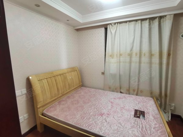 青岛黄岛薛家岛海尔山海湾海尔山海湾套二复式精装干净全套出租2200可