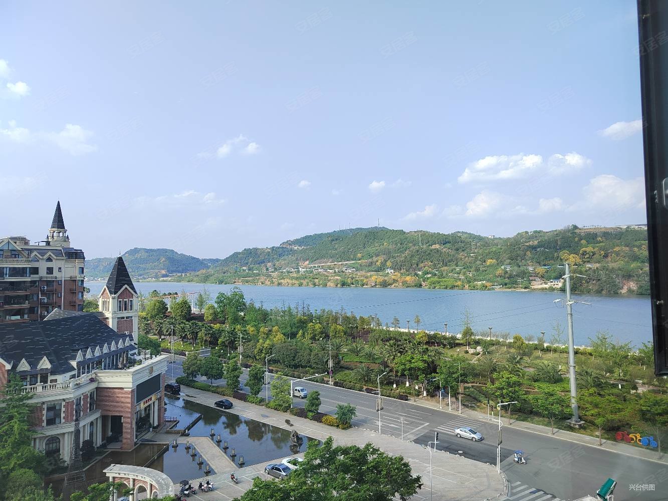 滨江首座2室2厅1卫83㎡南北62.8万