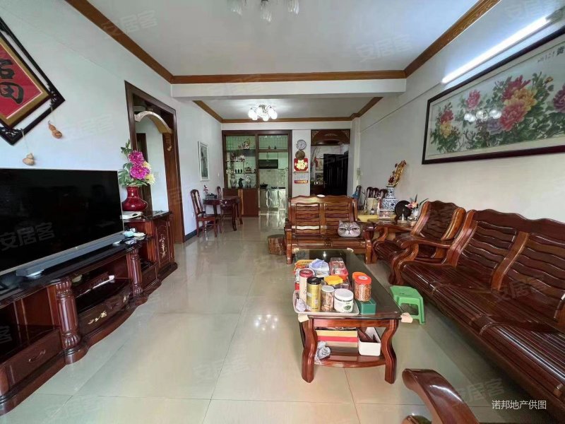 聚龙花园  电梯3房  130万 户型好