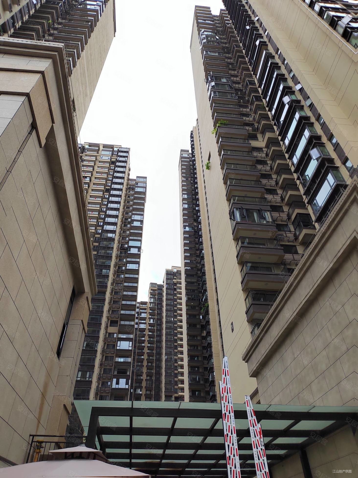 檀府印象檀玥4室2厅2卫141.01㎡南北145万