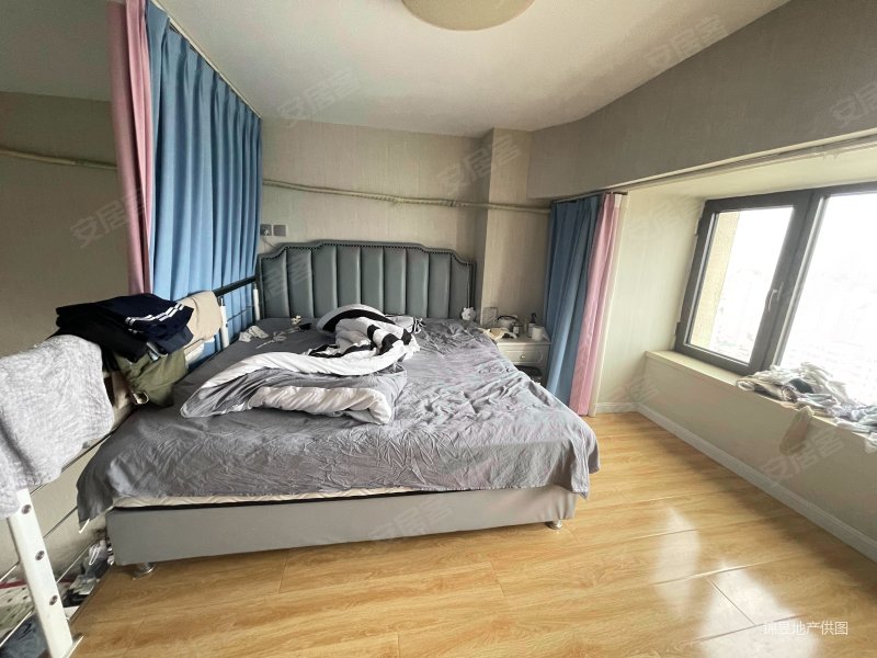 红郡大厦南向满五74万可议商业配套齐全急