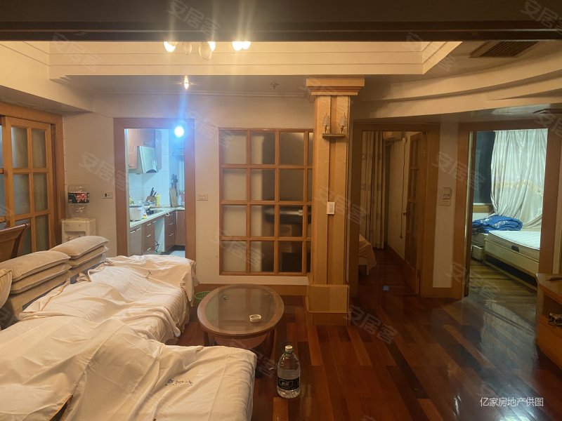 金佩大厦3室2厅2卫125.45㎡南北78万