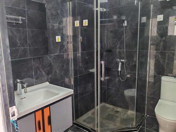 金华东阳横店华夏大道216号小区华夏大道216号小区 1室1厅1卫 精装修 电梯房 有阳台出租房源真实图片