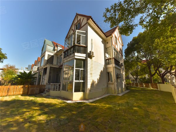 无锡滨湖蠡湖太湖威尼斯花园(别墅)太湖威尼斯花园(别墅) 6室2厅4卫