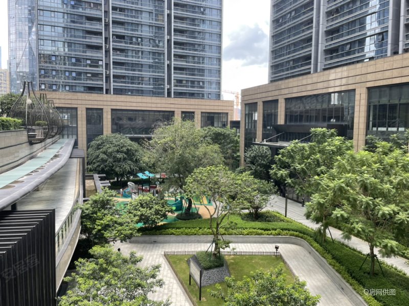 推荐好房龙光玖钻大平层高楼层位置安静朝南 随时看房