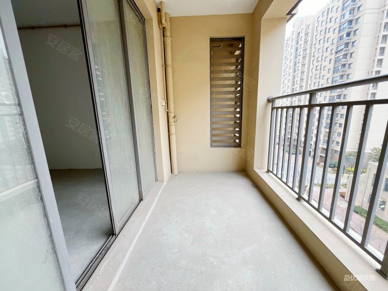 单价14万昆承大4房金桂家园三期好楼层带车位215