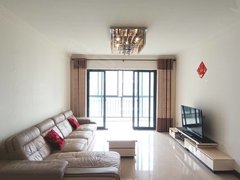 桂林临桂西城大道碧园印象桂林三房 2空调 彩电冰箱洗衣机 连体阳台 楼层好出租房源真实图片