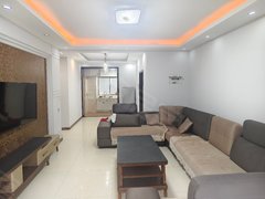 曲靖麒麟南市区阳光花园吉象园，有热水器，100平，三室，带家具家电，出租房源真实图片