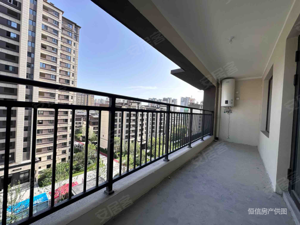 高新南渤海路现房中海世家电梯8楼大四室劳斯莱斯户型