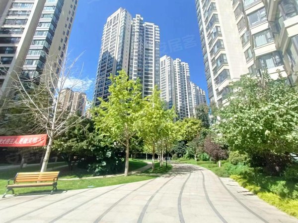 昆明西山前卫营润城八区润城八区 1室2厅1卫 南北通透 电梯房 精装修