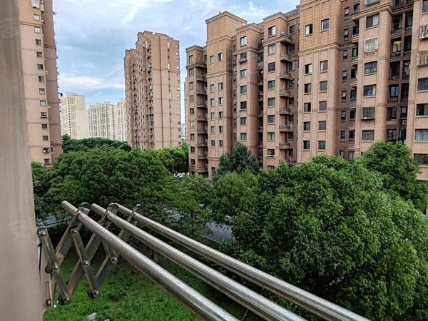 【多图】徐泾北城海棠馨苑(南区),徐泾北城租房,17号线地铁500m,整租