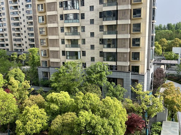 昆山玉山城西和风雅颂4室 和风雅颂 整租 190平 季付 精装 采光通透