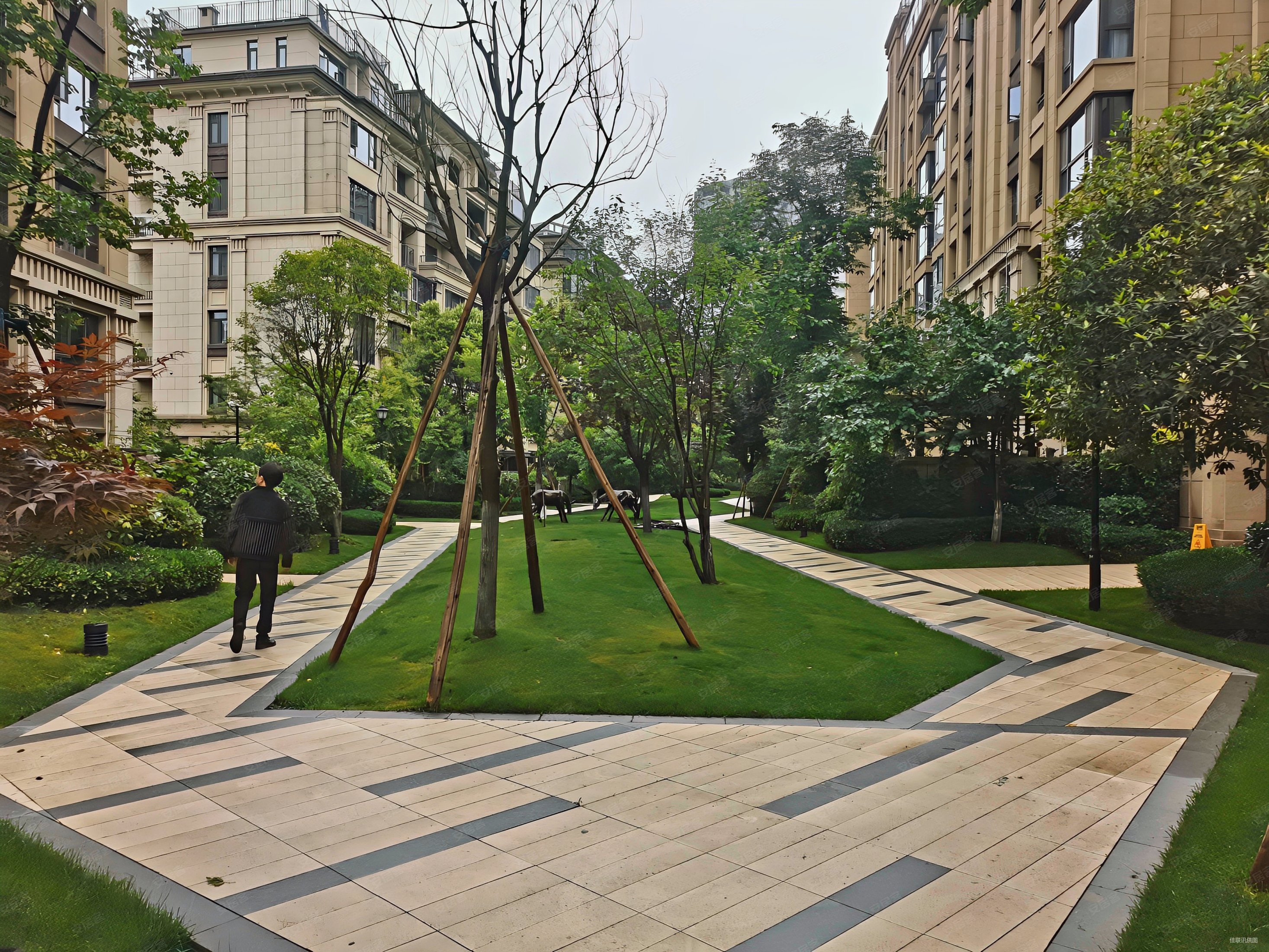 西安房产网>西安二手房>灞桥二手房>浐河西路二手房>龙湖香醍璟宸>