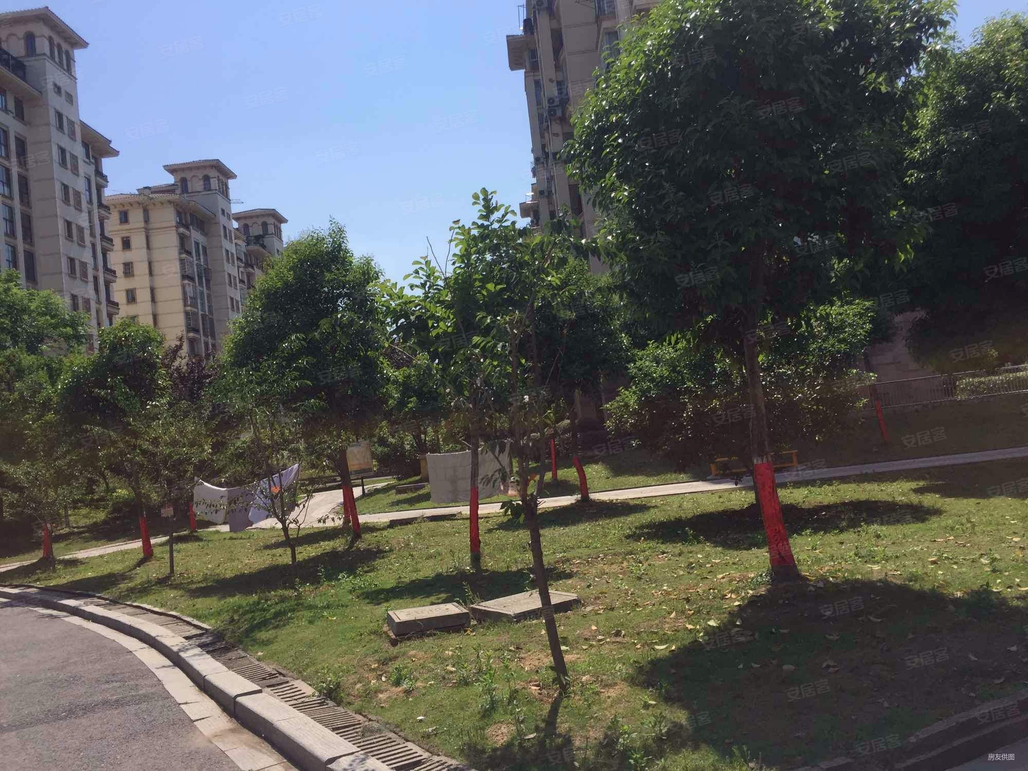 青山湾花园必看好房楼王位置毛坯大三房两卫中楼层